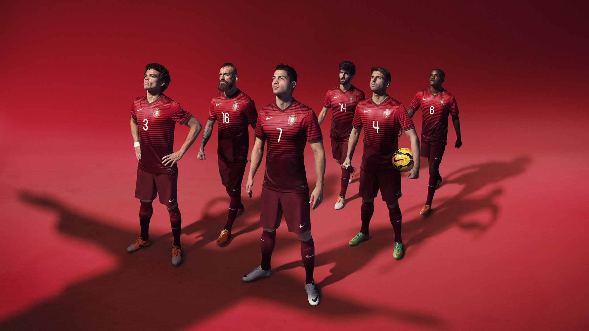 _极地冰川徒步：探索白雪皑皑的冒险之旅_，极地冰川主要在哪里